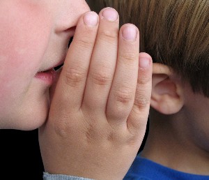 gossip-819849_59191780